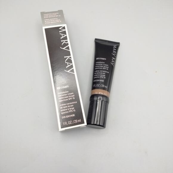 Mary Kay CC Cream Very Deep with Spectrum SPF 15 # 086620 Exp 1/27 - Picture 1 of 4